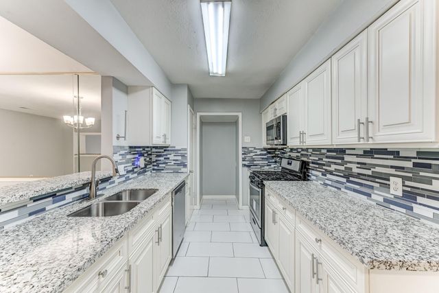 11819 S Nottingham Circle, Houston, TX 77071