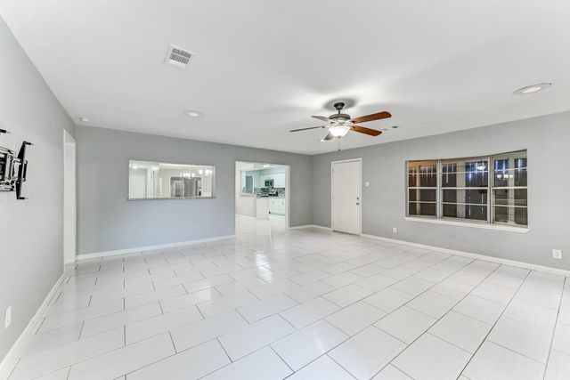 11819 S Nottingham Circle, Houston, TX 77071