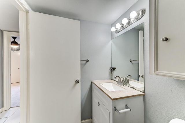 11819 S Nottingham Circle, Houston, TX 77071