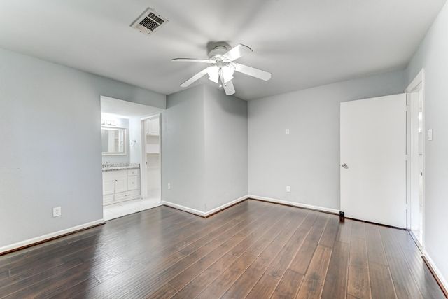 11819 S Nottingham Circle, Houston, TX 77071