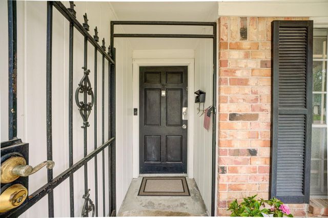 11819 S Nottingham Circle, Houston, TX 77071
