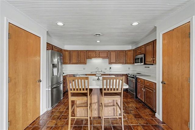 12100 Hedge Lane Terrace, Olathe, KS 66061