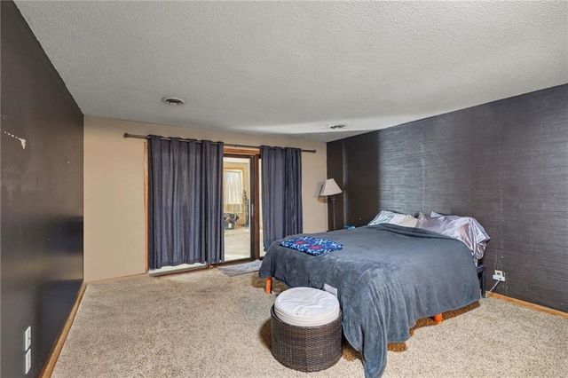 12100 Hedge Lane Terrace, Olathe, KS 66061