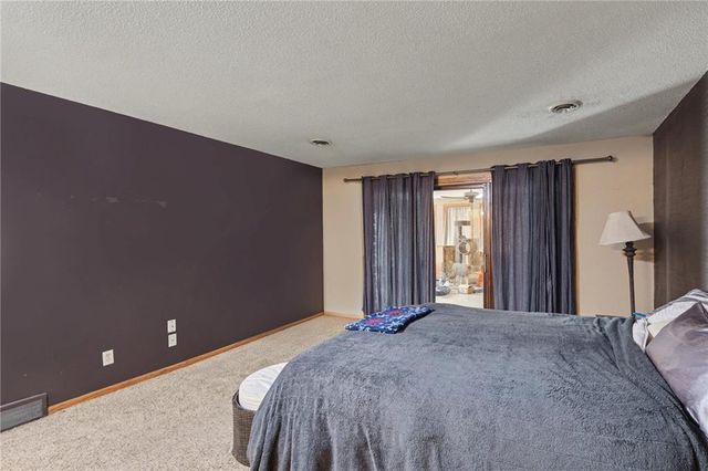 12100 Hedge Lane Terrace, Olathe, KS 66061