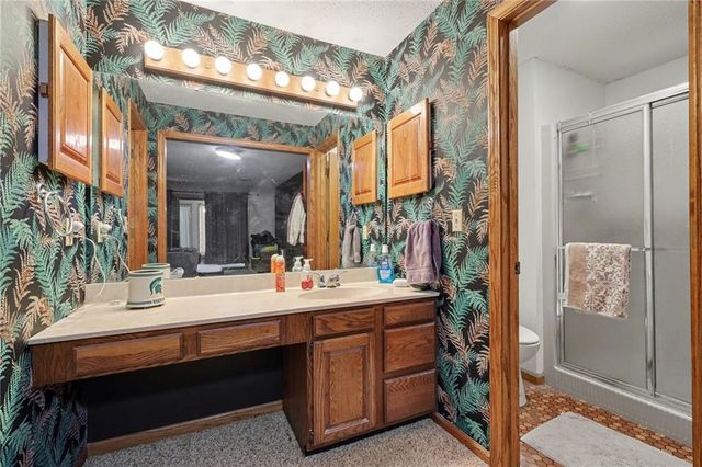 12100 Hedge Lane Terrace, Olathe, KS 66061