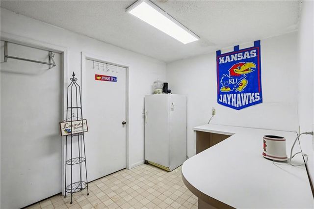 12100 Hedge Lane Terrace, Olathe, KS 66061