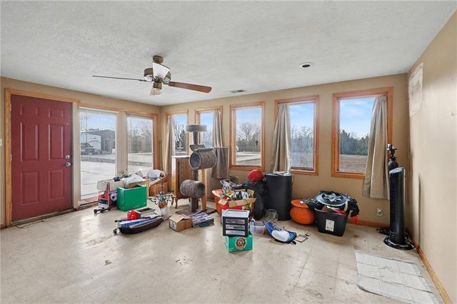 12100 Hedge Lane Terrace, Olathe, KS 66061