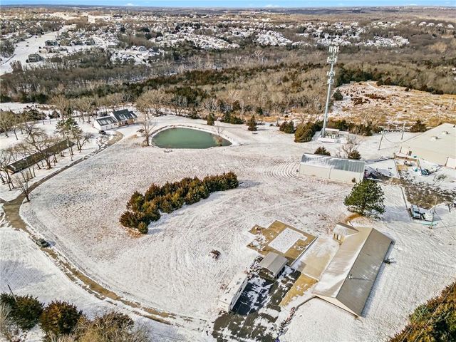 12100 Hedge Lane Terrace, Olathe, KS 66061