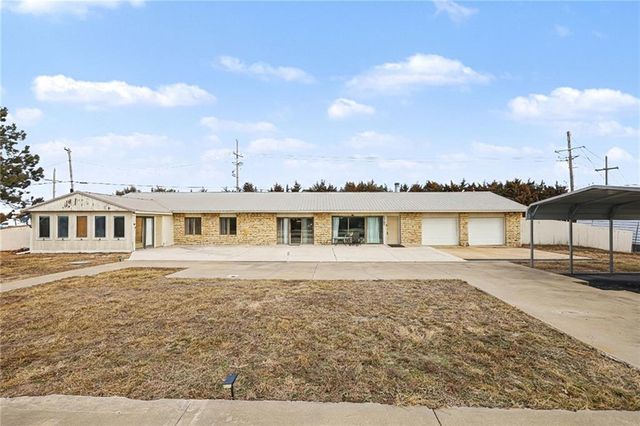 12100 Hedge Lane Terrace, Olathe, KS 66061