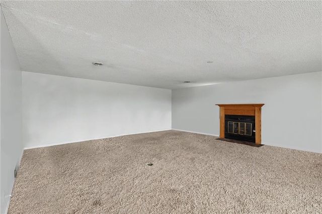 12100 Hedge Lane Terrace, Olathe, KS 66061