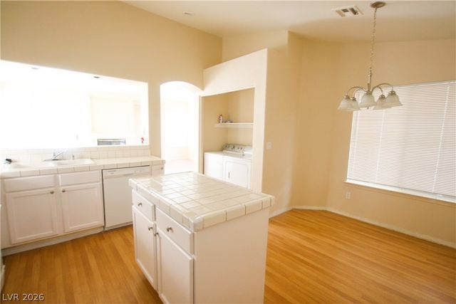 1517 Glenrosa Drive, North Las Vegas, NV 89031