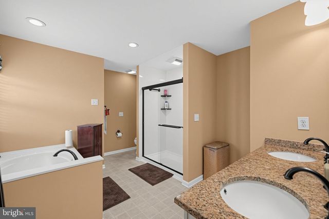 111 AMBERWOOD DR, Bear, DE 19701