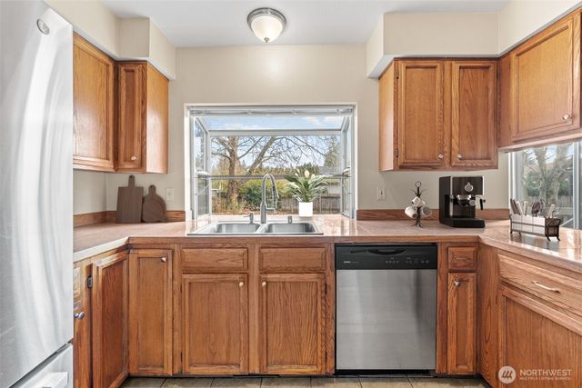 27004 218th Avenue SE, Maple Valley, WA 98038