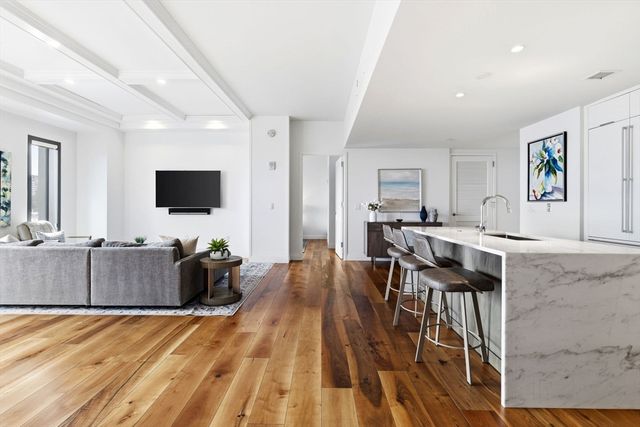 300 Pier 4 Blvd 8E, Boston, MA 02210