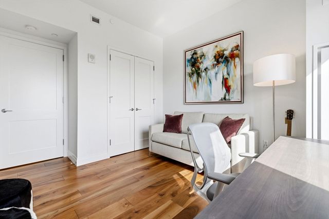 300 Pier 4 Blvd 8E, Boston, MA 02210