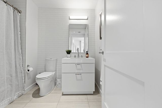 300 Pier 4 Blvd 8E, Boston, MA 02210