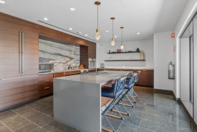 300 Pier 4 Blvd 8E, Boston, MA 02210