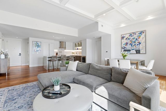 300 Pier 4 Blvd 8E, Boston, MA 02210