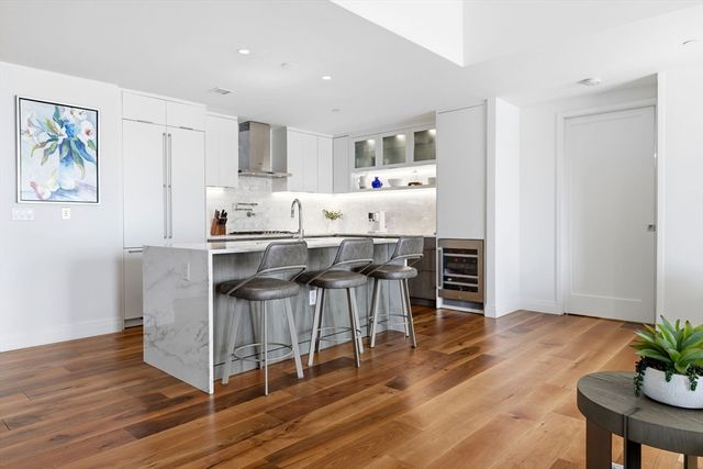 300 Pier 4 Blvd 8E, Boston, MA 02210