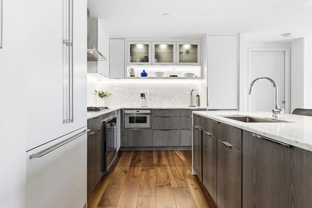 300 Pier 4 Blvd 8E, Boston, MA 02210