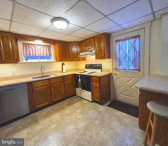 3329 MONTCLARE ST, Reading, PA 19605