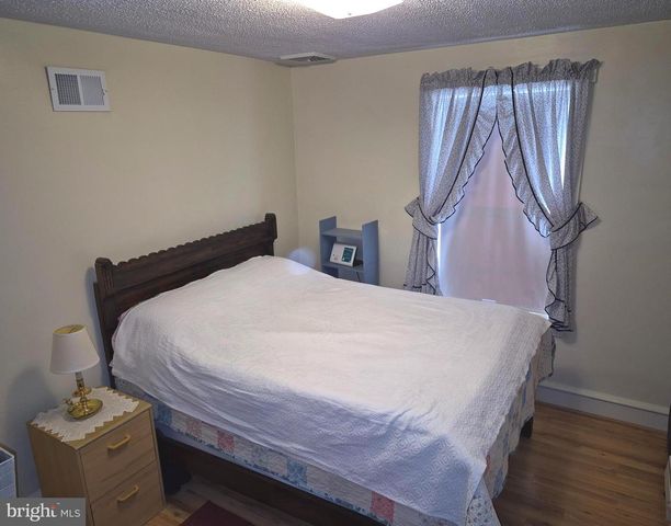 3329 MONTCLARE ST, Reading, PA 19605