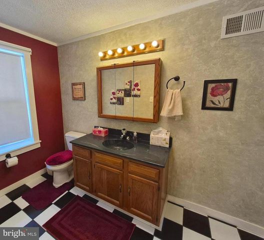 3329 MONTCLARE ST, Reading, PA 19605