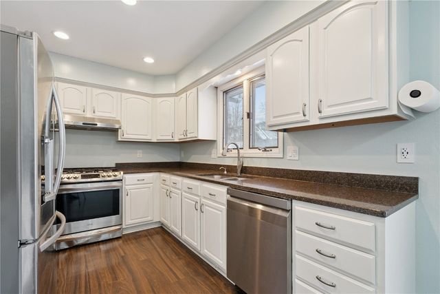 3411 Willow Drive NE, North Liberty, IA 52317