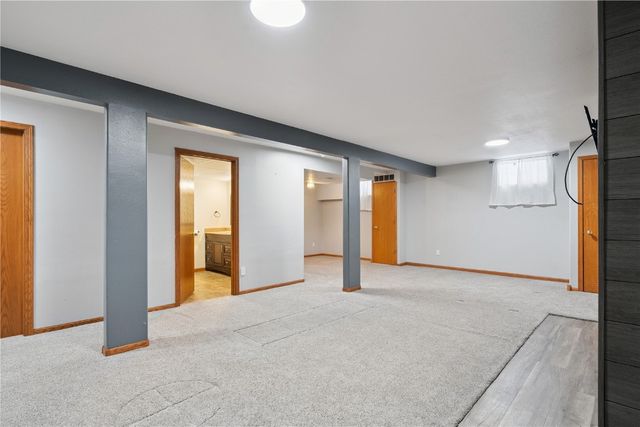 3411 Willow Drive NE, North Liberty, IA 52317