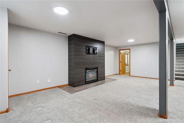 3411 Willow Drive NE, North Liberty, IA 52317