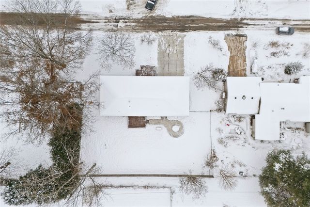 3411 Willow Drive NE, North Liberty, IA 52317