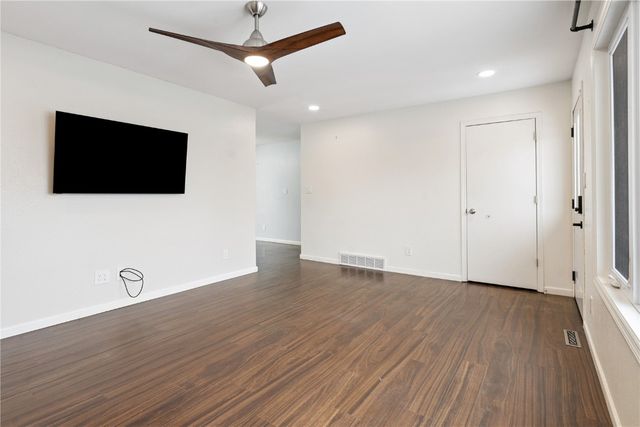 3411 Willow Drive NE, North Liberty, IA 52317