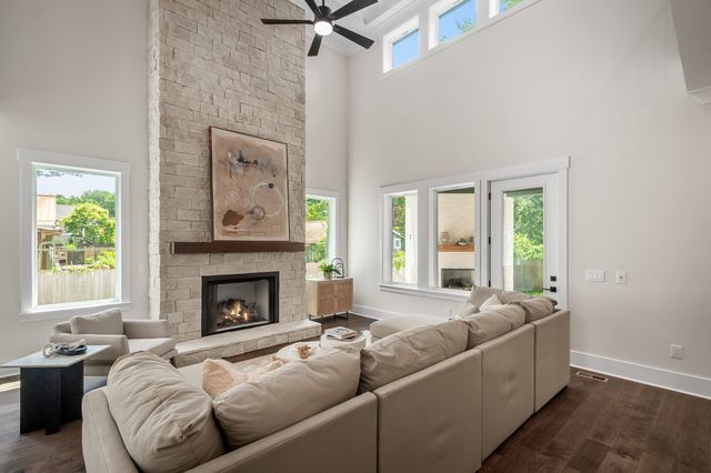 1103 Maplehurst Ln, Nashville, TN 37204
