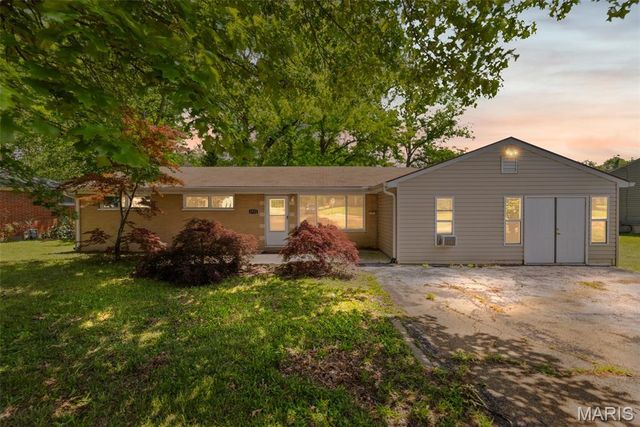 1512 N 17th Street, Swansea, IL 62226