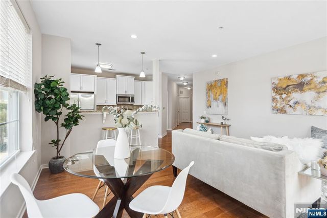 443 2nd Street 412, Jersey City, NJ 07302