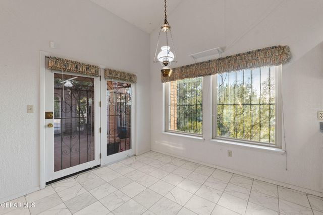 401 Sharondale Drive, El Paso, TX 79912