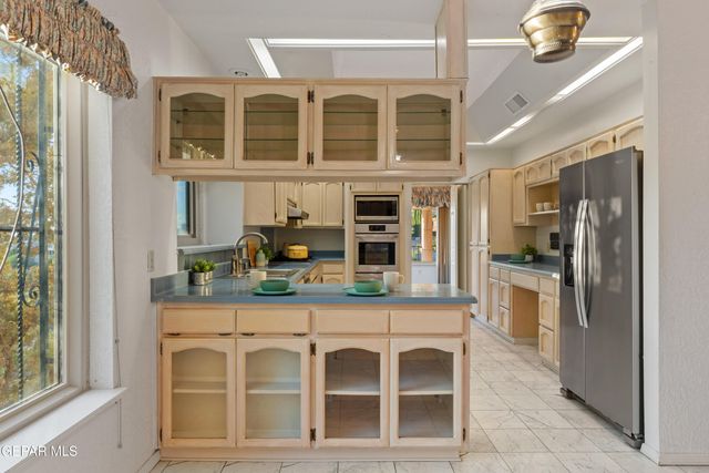 401 Sharondale Drive, El Paso, TX 79912