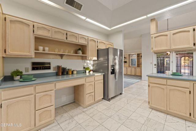 401 Sharondale Drive, El Paso, TX 79912