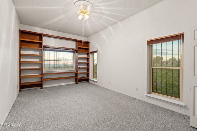 401 Sharondale Drive, El Paso, TX 79912