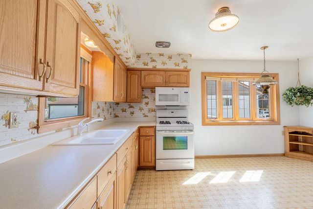 3828 E Van Eimeren AVENUE, Cudahy, WI 53110