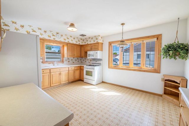 3828 E Van Eimeren AVENUE, Cudahy, WI 53110