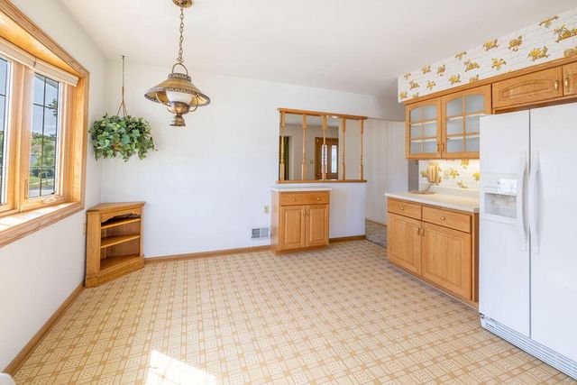 3828 E Van Eimeren AVENUE, Cudahy, WI 53110