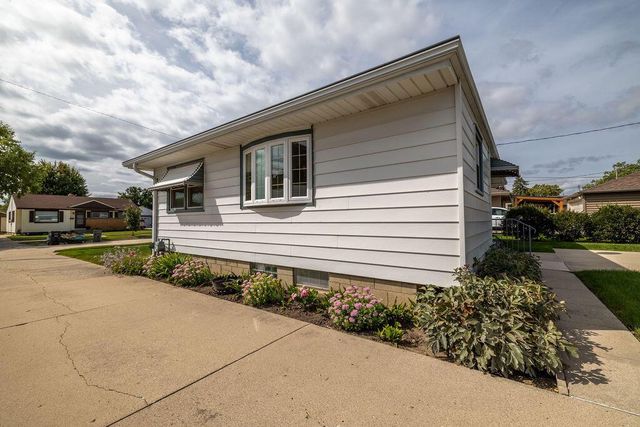 3828 E Van Eimeren AVENUE, Cudahy, WI 53110