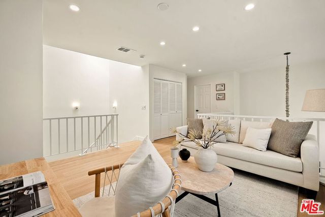 13082 Mindanao Way 54, Marina Del Rey, CA 90292