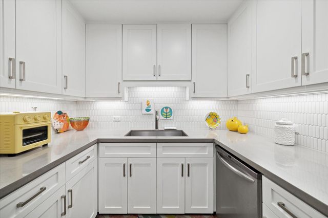 3711 San Felipe Street 5I, Houston, TX 77027