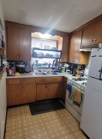 1368 7th Street E, Saint Paul, MN 55106