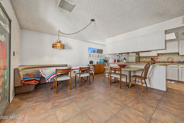 1200 W LAREDO Street, Chandler, AZ 85224