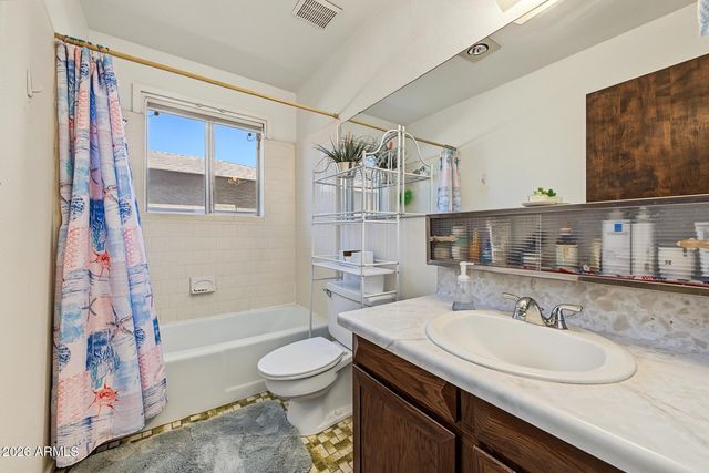 1200 W LAREDO Street, Chandler, AZ 85224