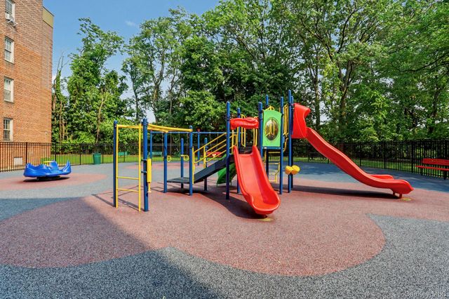 776 Bronx River B47, Bronxville, NY 10708