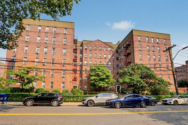 776 Bronx River B47, Bronxville, NY 10708